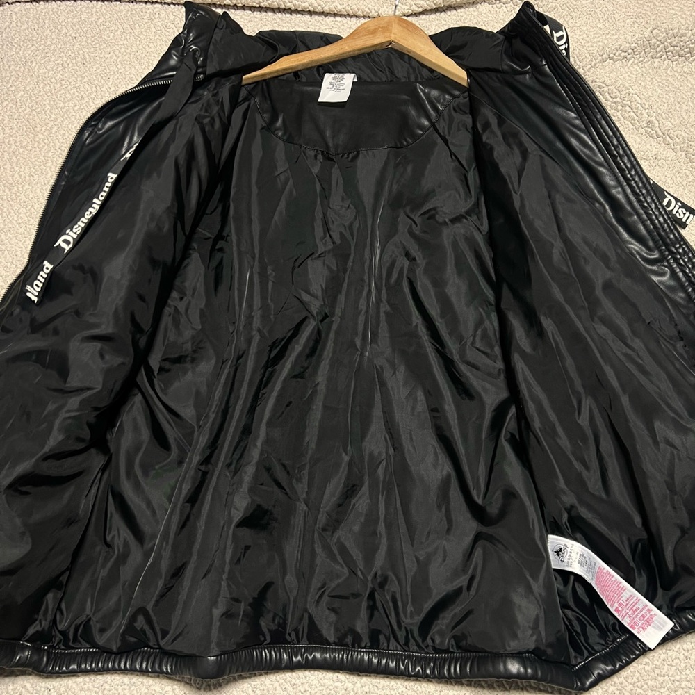 Disneyland Puffer Jacket Black Hood Hooded Embroidered Castle Faux Leather Sz XL - Picture 6 of 6